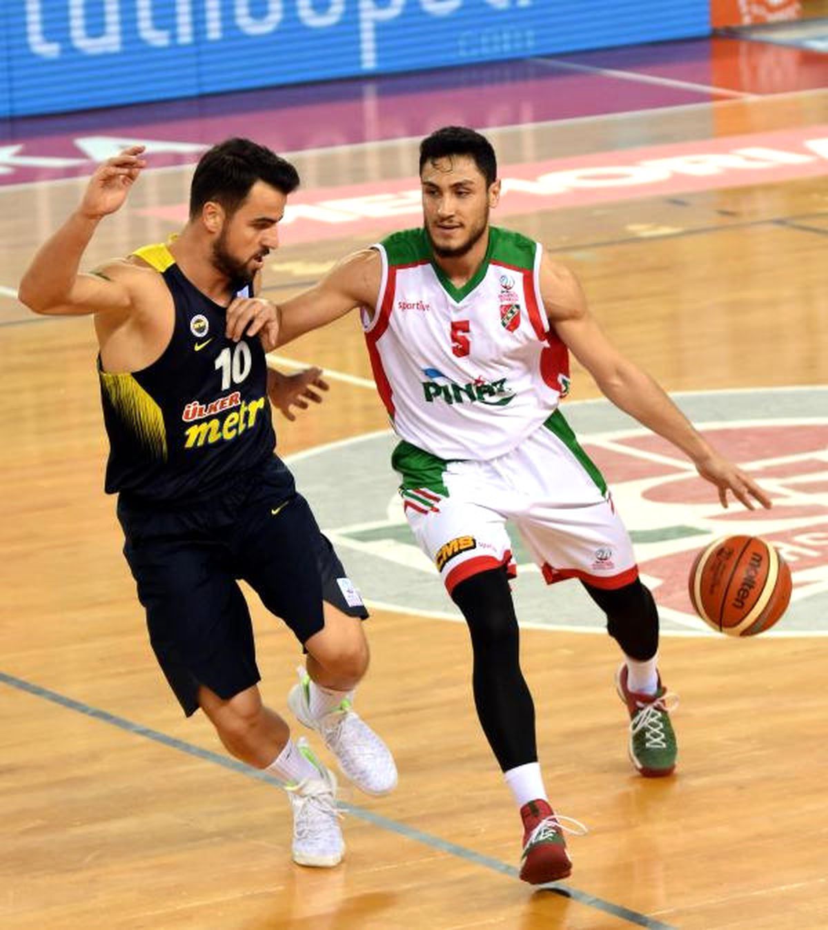 Pınar Karşıyaka Muhammed\'i Bırakmıyor