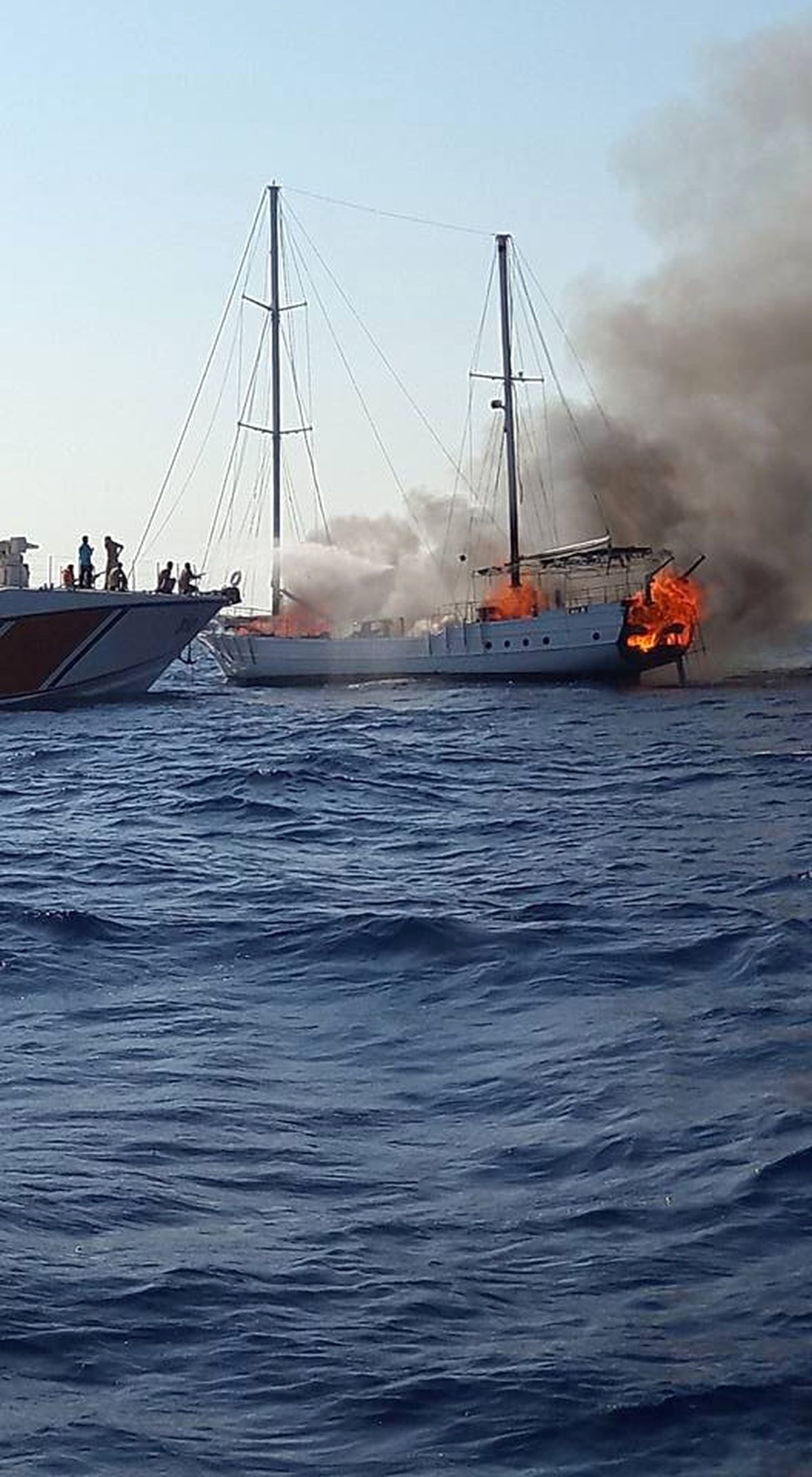 Seyir Turuna Çıkan Gulet Alev Alev Yandı
