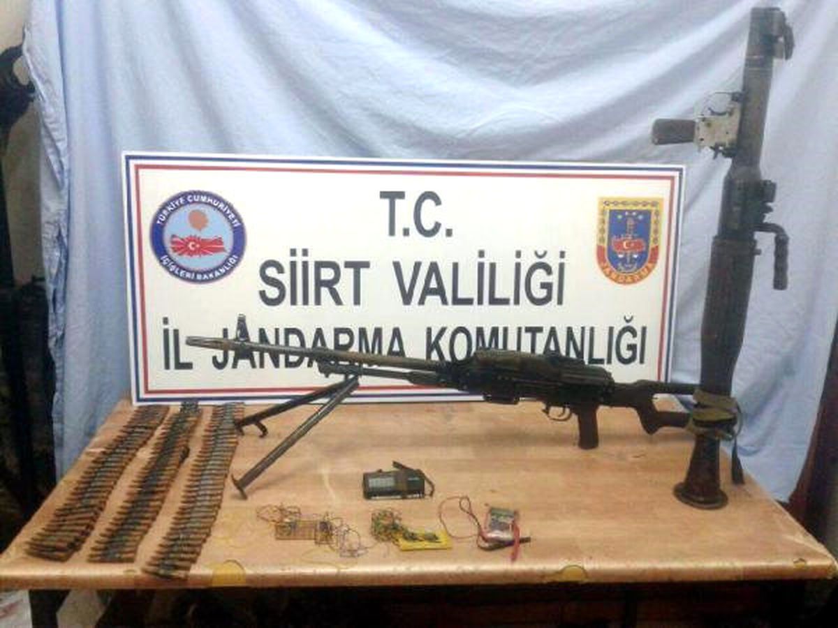 Siirt\'te PKK Cephaneliği Ele Geçirildi