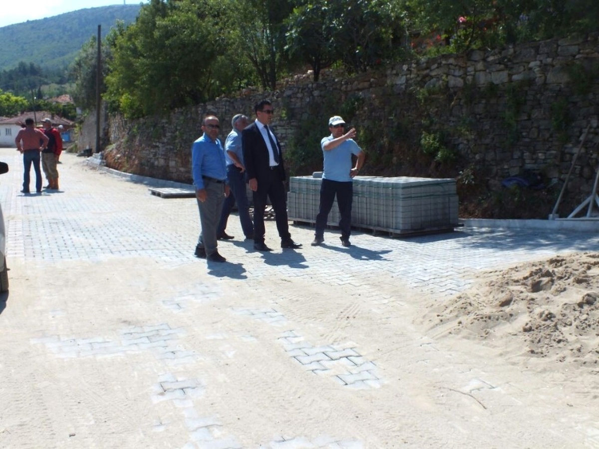 Soma\'da Yol Bakım ve Onarım Çalışmaları Sürüyor