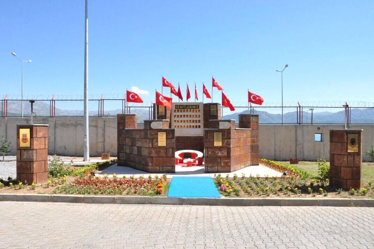 Tatvan\'da "Şehit Anıtı" Açıldı