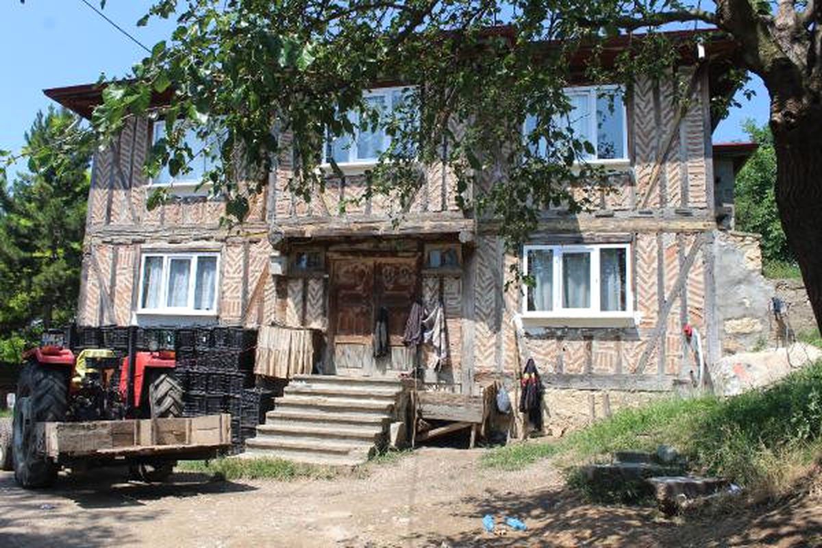 Torununu ve Oğlunu Av Tüfeğiyle Öldürdü