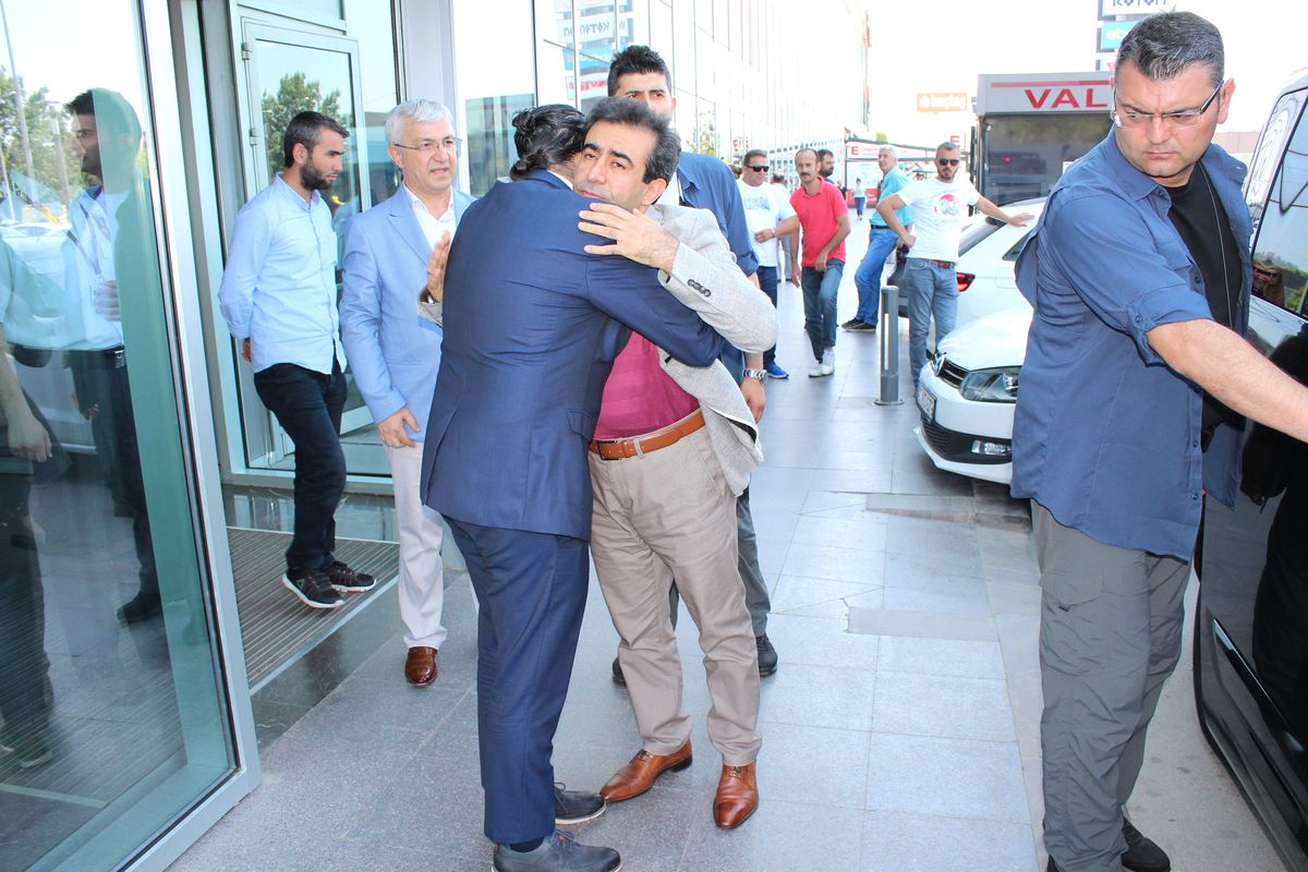 Vali Güzeloğlu, Doç. Dr. Soner Şahin ile Vedalaştı