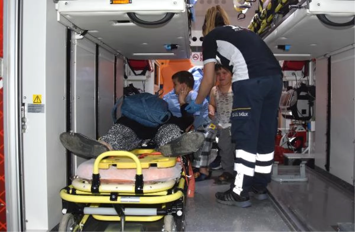 Yaralı İkizler Anneleri Olmadan Ambulanstan İnmedi
