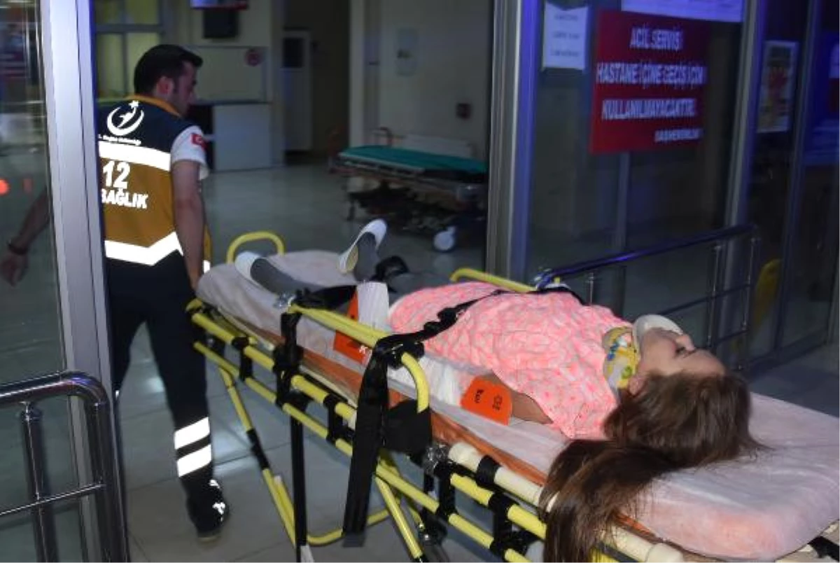 Yaralı İkizler, Anneleri Olmadan Ambulanstan İnmedi
