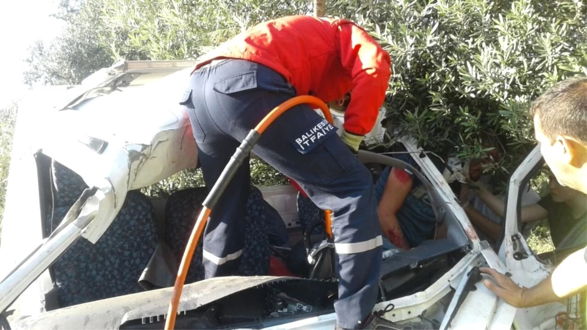 Zeytin Ağacını İkiye Bölen Çekici Tarlaya Uçtu: 1 Yaralı