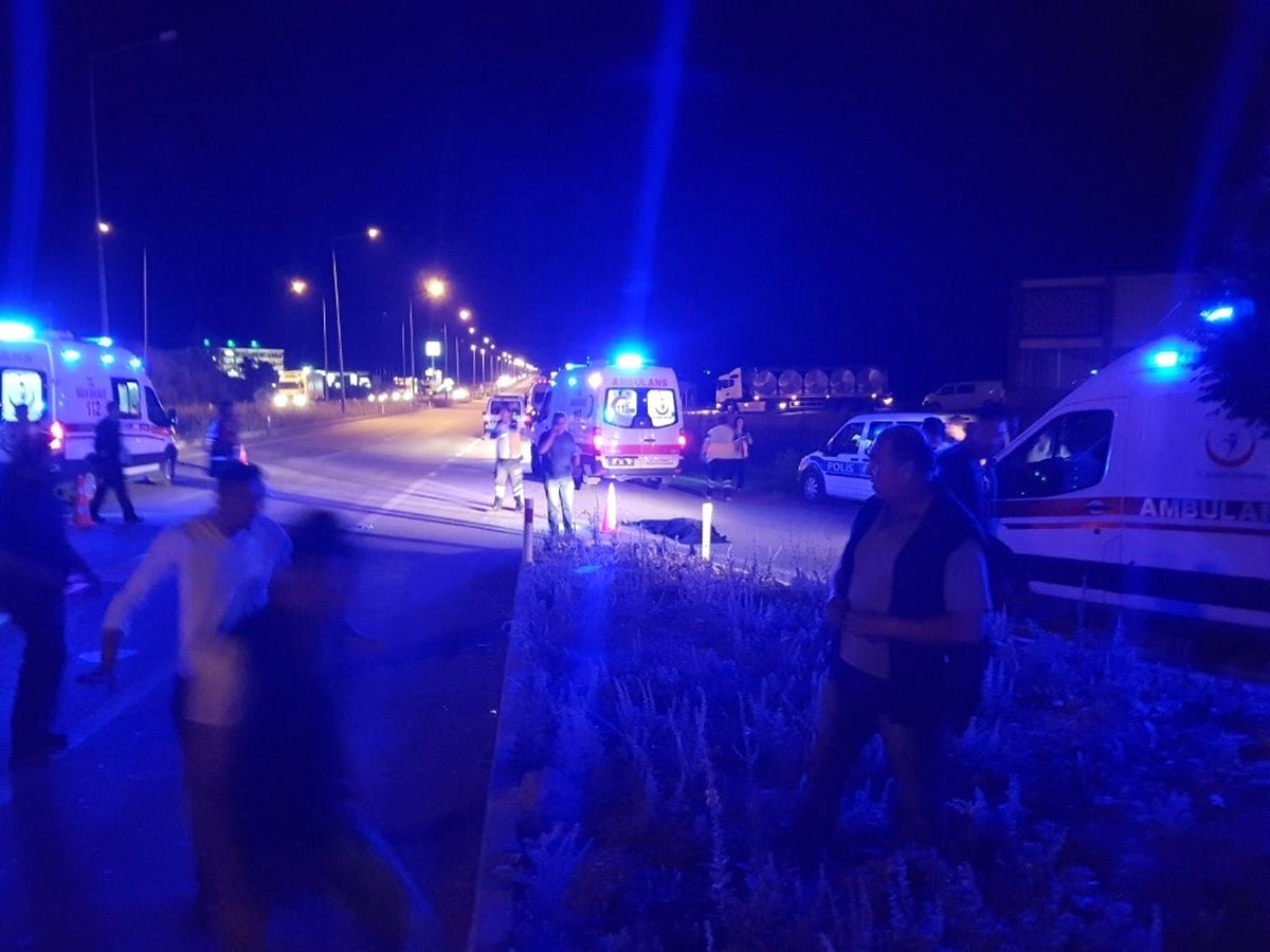Afyonkarahisar\'da Feci Kaza: 4 Ölü, Çok Sayıda Yaralı