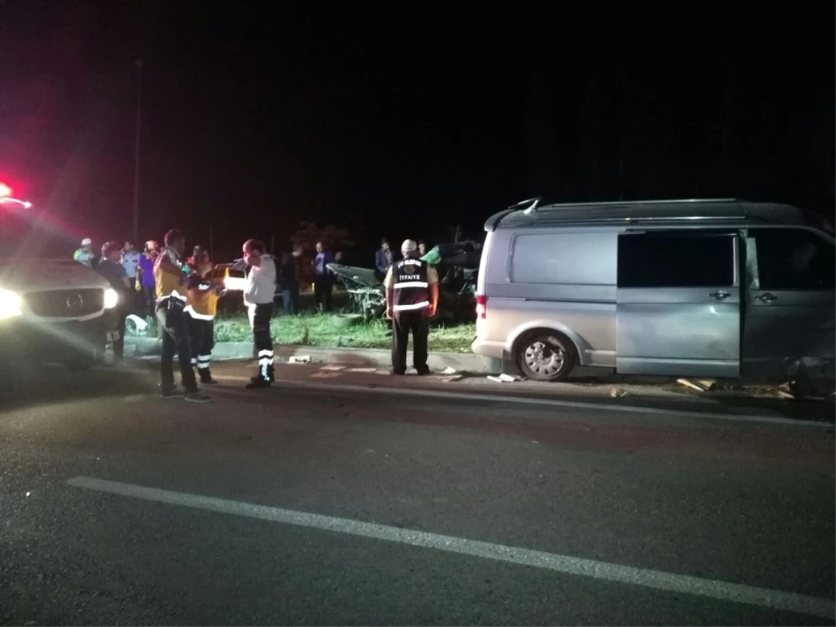 Afyonkarahisar\'da Trafik Kazası: 4 Ölü, 3 Yaralandı