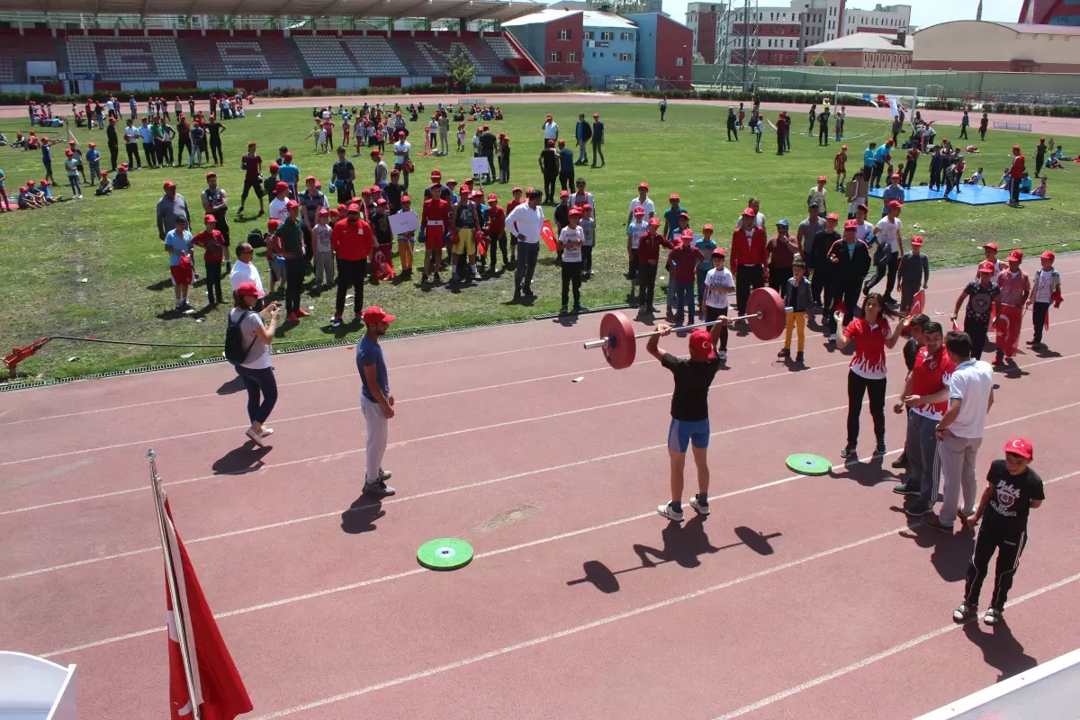 Ağrı\'da Yaz Spor Okulları Açılış Töreni Gerçekleştirildi