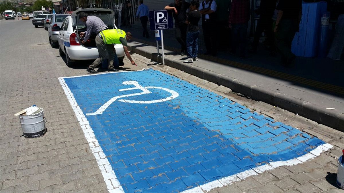 Ahlat\'ta Engelliler İçin Park Alanları Oluşturuldu