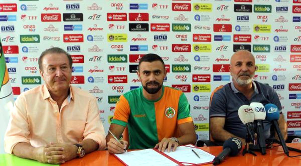 Alanyaspor\'a Yunan Orta Saha