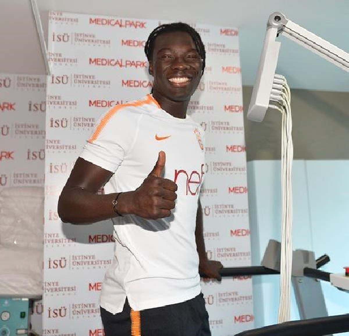 Bafetimbi Gomis Sağlık Kontrolünden Geçti