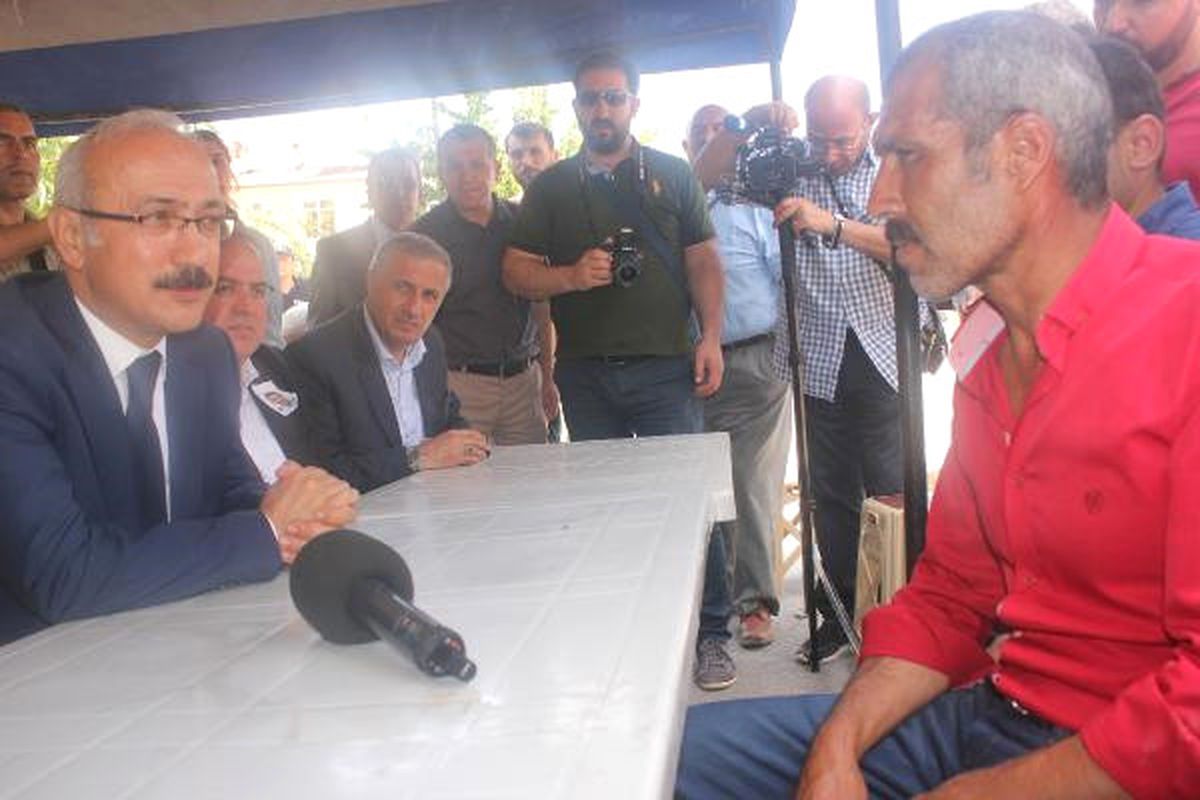Bakan Elvan, Şehit Ailelerini Ziyaret Etti