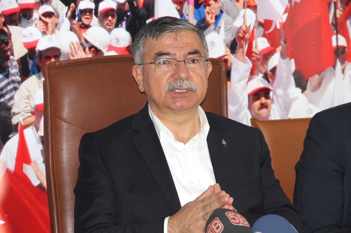 Bakan Yılmaz: "Sözleşmeli Öğretmen Uygulamamız Devam Edecektir"