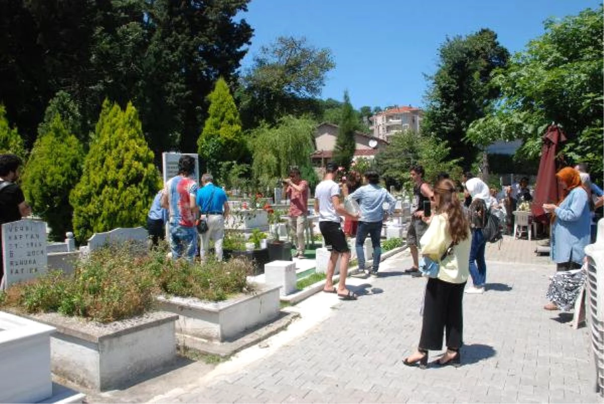 Barış Akarsu, Doğum Gününde Mezarı Başında Anıldı