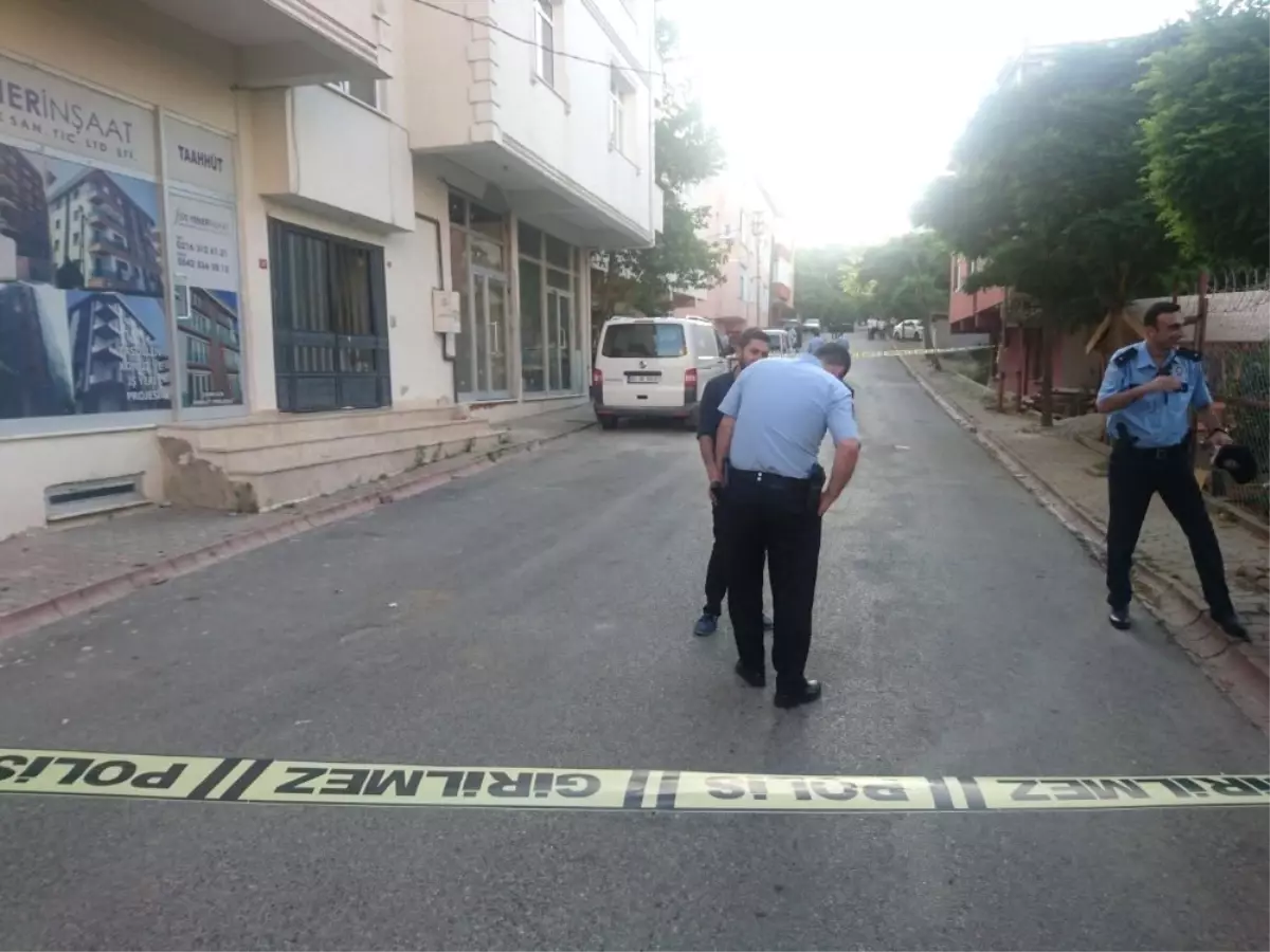 Çekmeköy\'de Silahla Yaralama