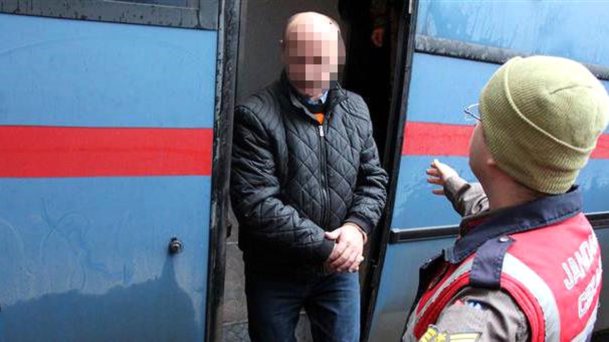 Cezaevine Uyuşturucu Sokmak İsterken Yakalanan Hükümlü Firar Etti