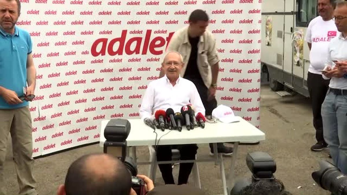 CHP\'nin, Berberoğlu\'nun Tutuklanmasına Tepki Yürüyüşü