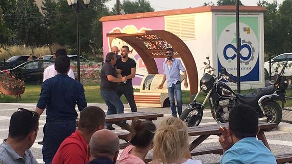 Çocuk Parkında Falçatalı Kavga: 2 Yaralı