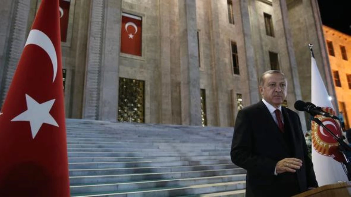 Cumhurbaşkanı Erdoğan, Darbe Girişiminin Yıl Dönümünde 02.32\'de Halka Hitap Edecek