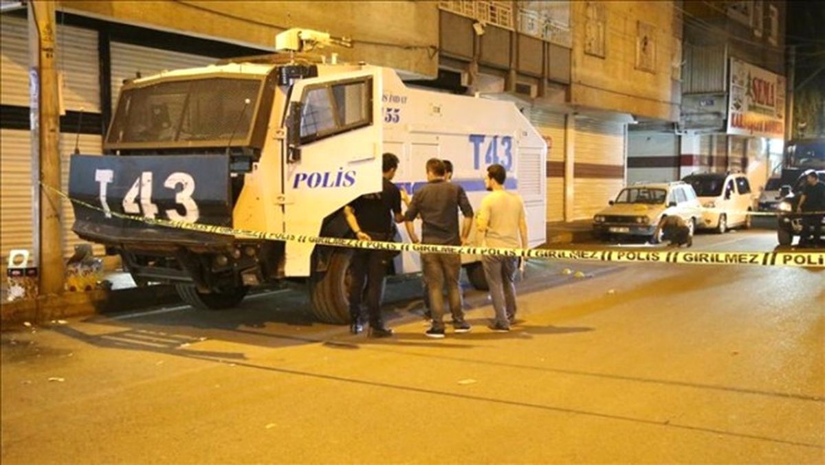 Diyarbakır\'da Toma\'ya Saldırı