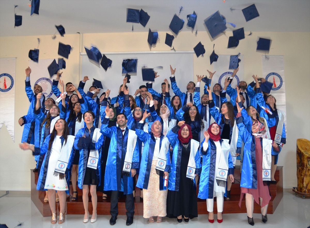 Dumlupınar Üniversitesi\'nde Mezuniyet Töreni