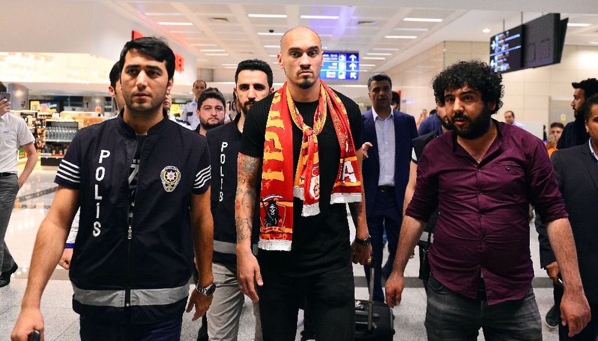 Galatasaray\'ın Yeni Transferi Maicon, İstanbul\'a Geldi.
