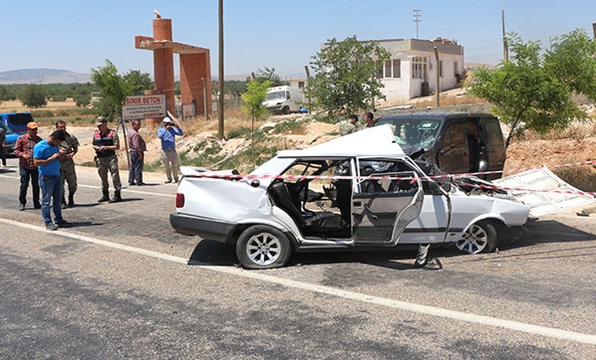 Gaziantep\'te Trafik Kazası: 2 Ölü, 8 Yaralı