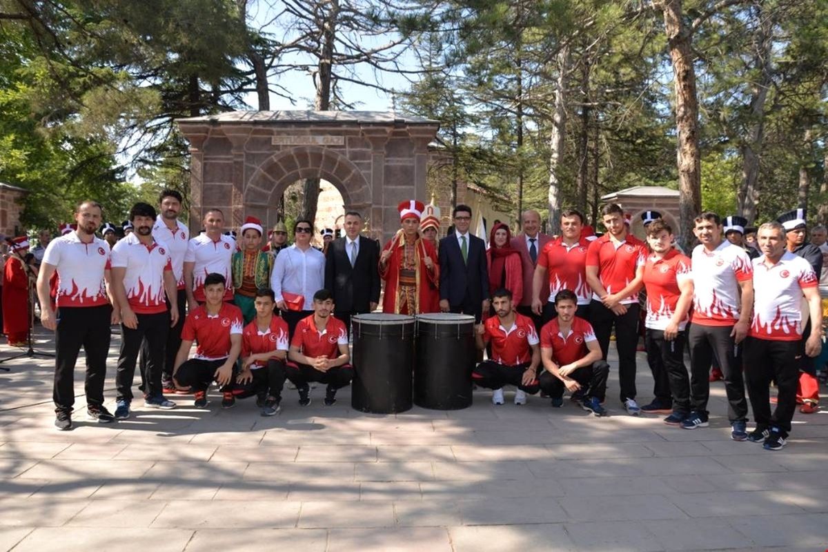 Güreş Milli Takımı Söğüt\'ten Almanya\'ya Mehter Takımı Eşliğinde Uğurlandı