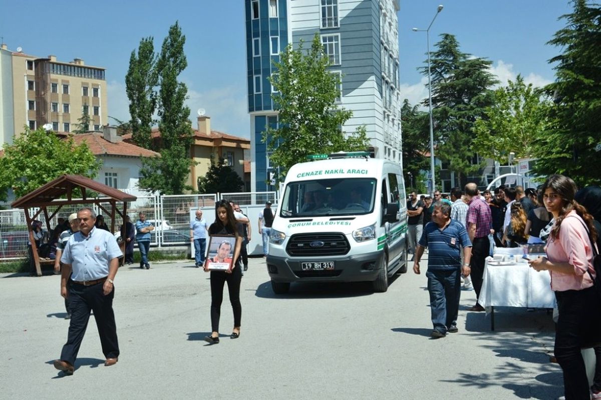 İsa Öğretmen Son Yolculuğuna Uğurlandı