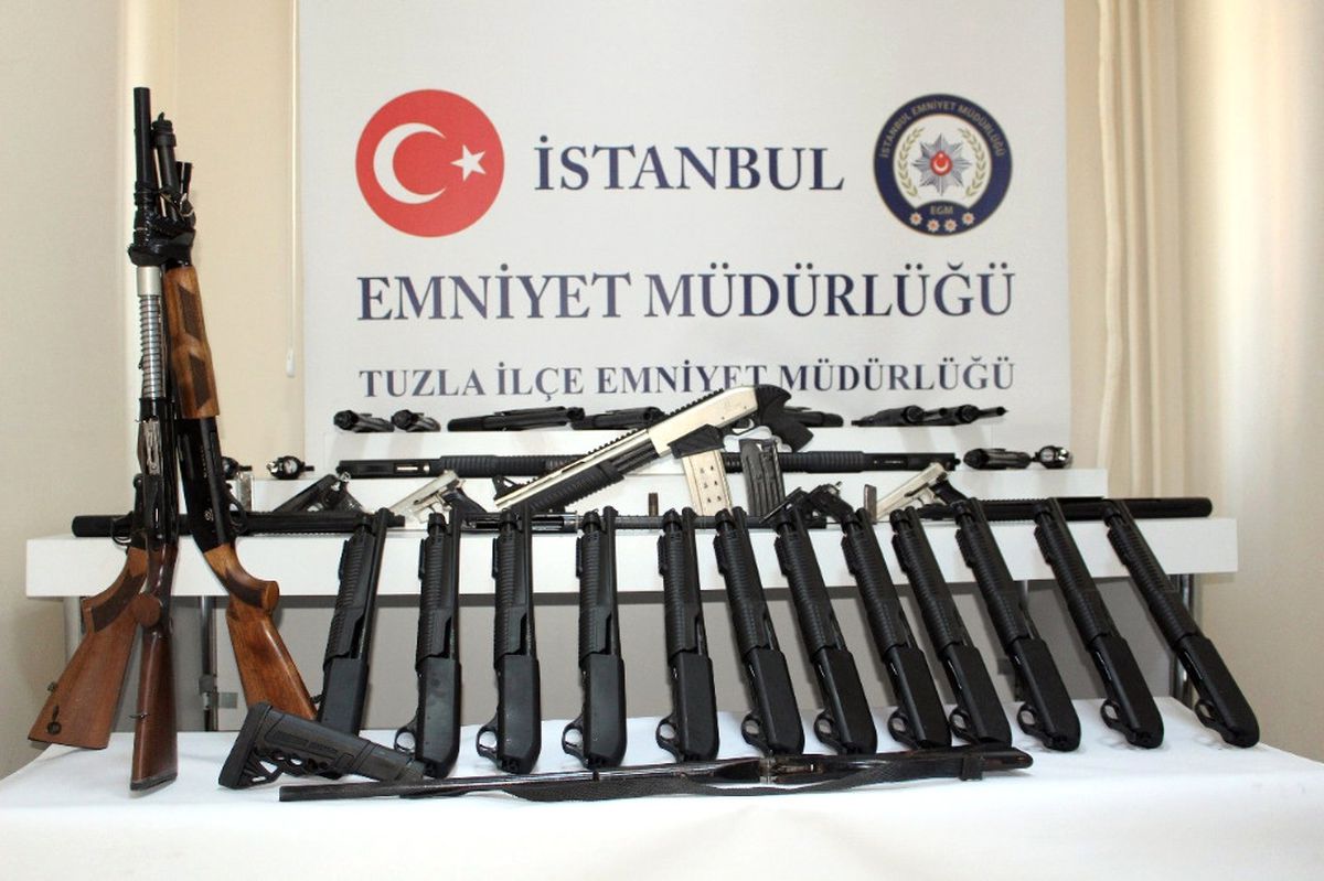 Istanbul\'da Yasa Dışı Silah Ticareti Operasyonu !