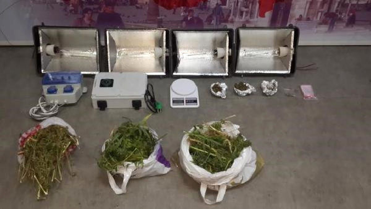 İzmir\'de Uyuşturucu Operasyonu, 4 Kişi Tutuklandı