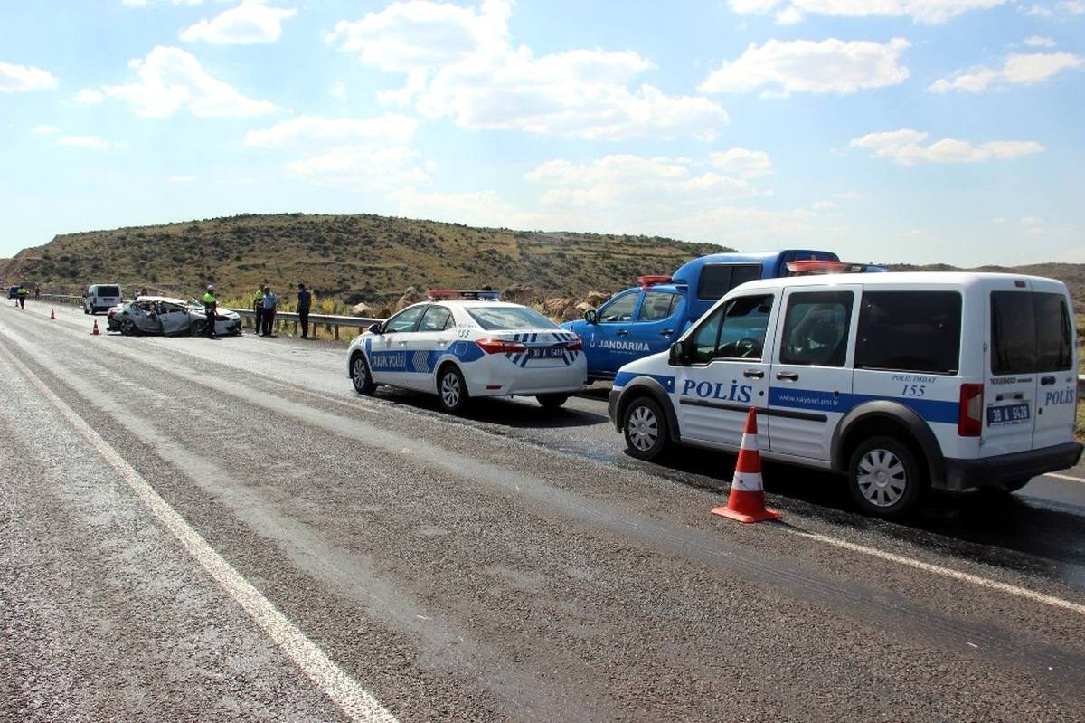 Kayseri\'de Feci Kaza: 2 Ölü 3 Ağır Yaralı