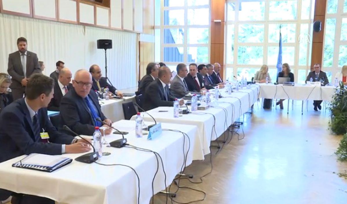 Kıbrıs Konferansı\'nda 2.gün Toplantısı