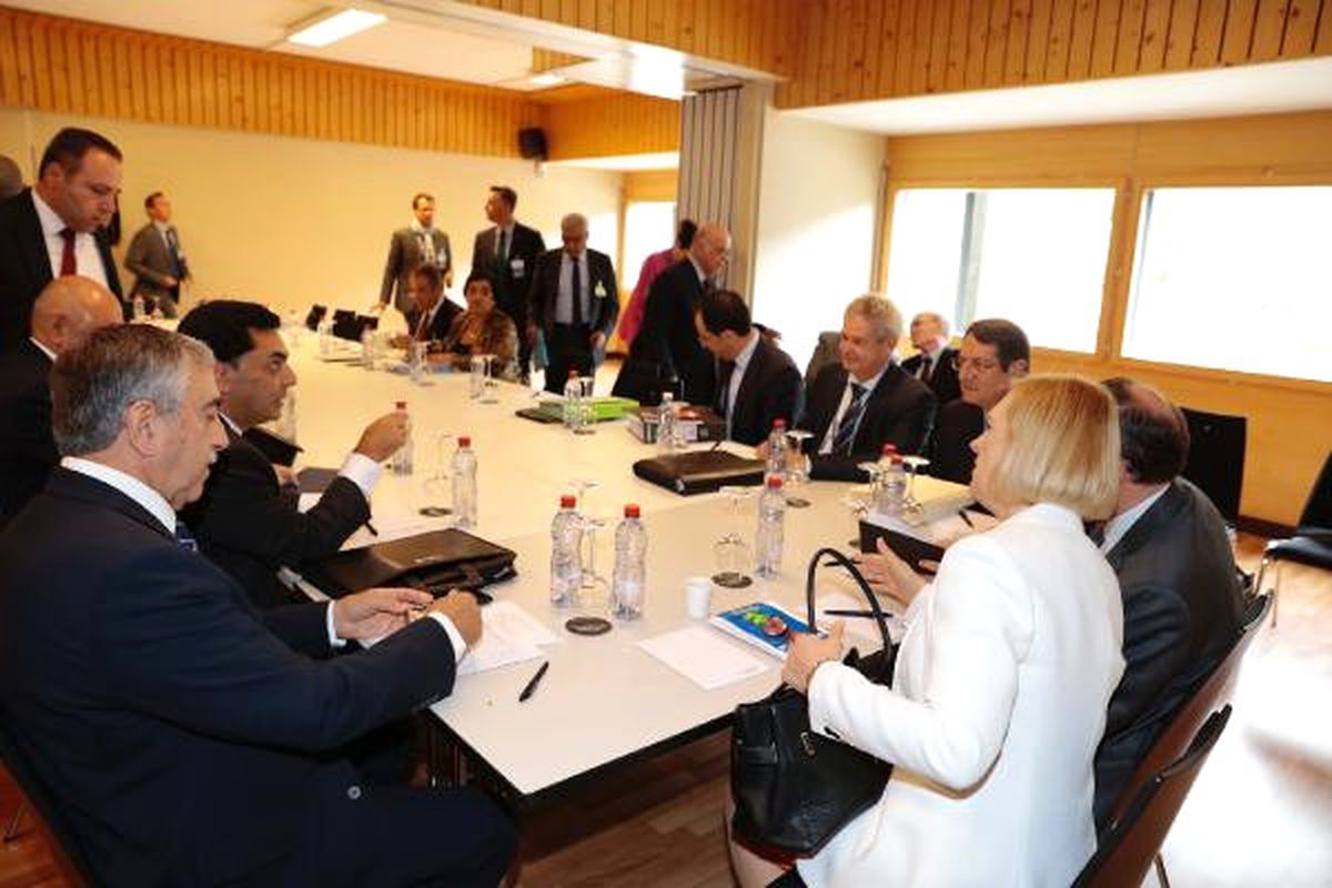 Kıbrıs Konferansı\'nda Beşli Toplantı Tamamlandı