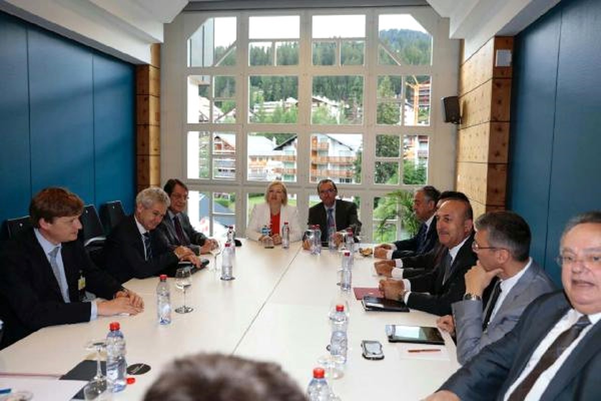Kıbrıs Konferansı\'nda Daraltılmış Beşli Toplantı