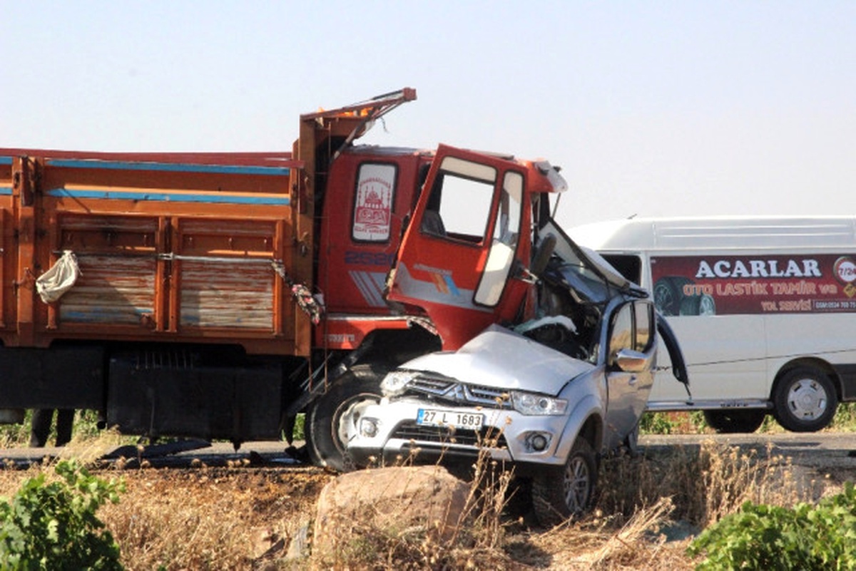 Kilis\'te Askeri Araçla Kamyonun Çarpışması - Uzman Çintay Için Tören Düzenlendi