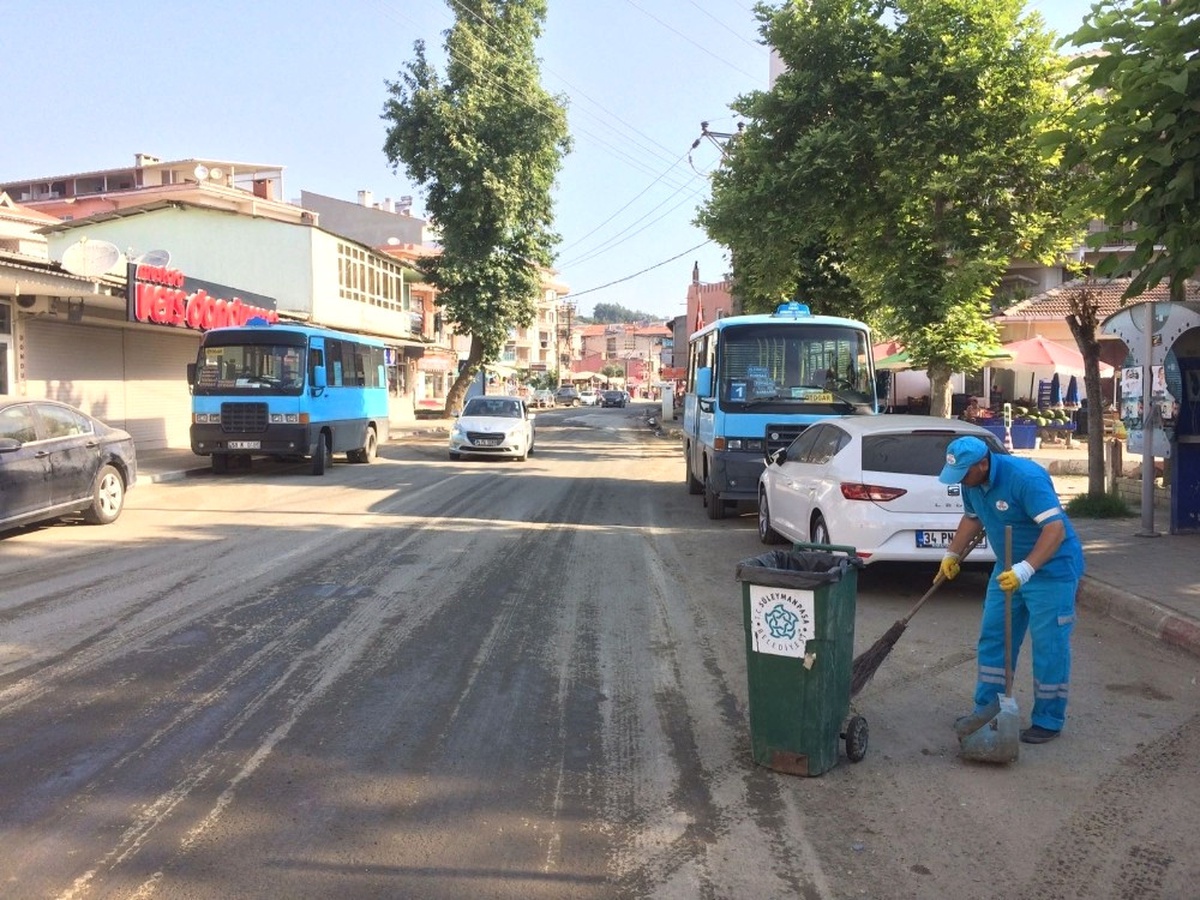 Kumbağ Sahilinden 278 Ton Çöp Toplandı