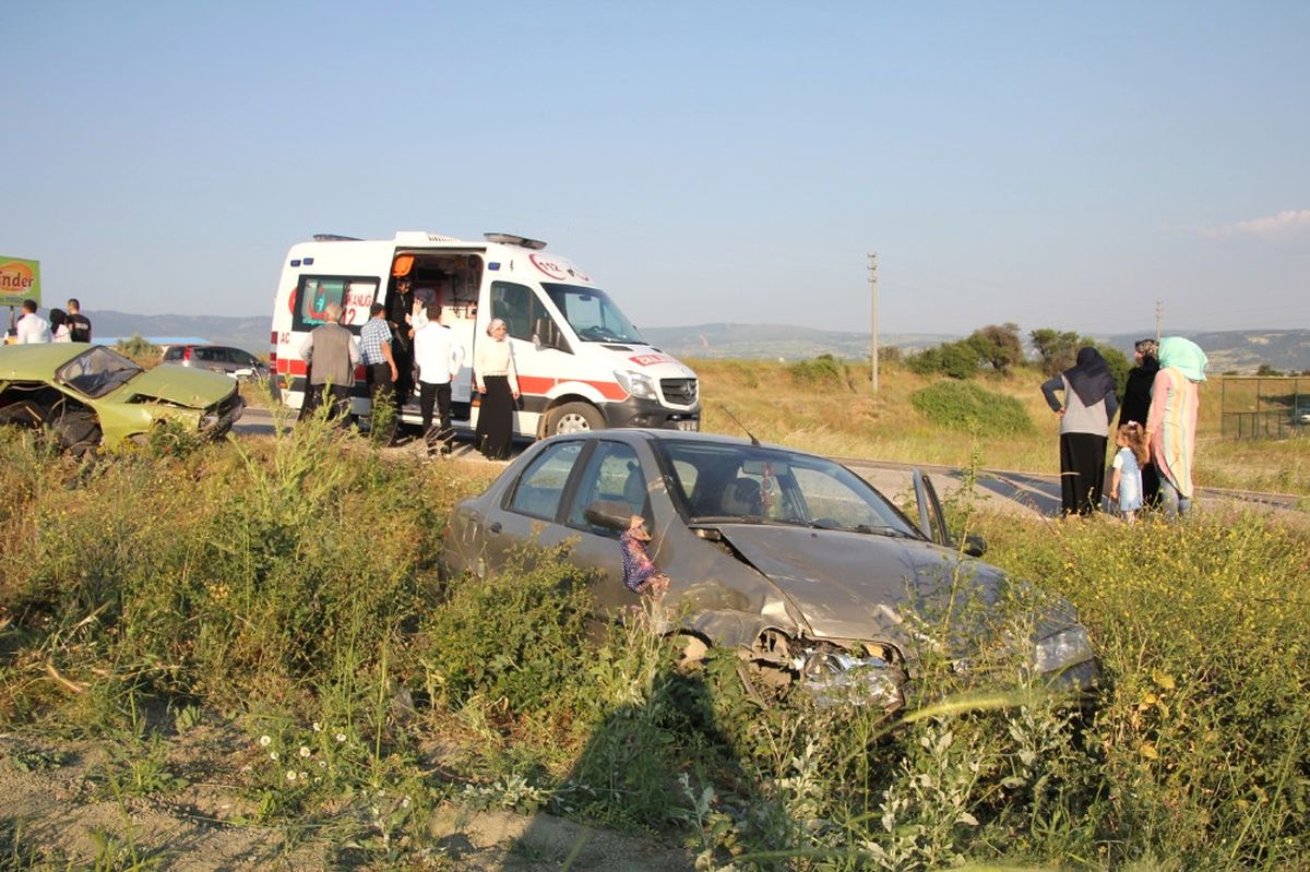 Kütahya\'da Trafik Kazası: 4 Yaralı