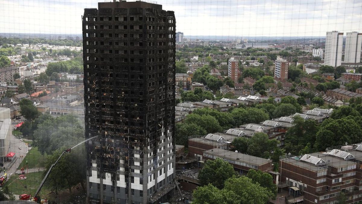 Londra Yangınında Toplam Can Kaybı Aylarca Bilinemeyecek