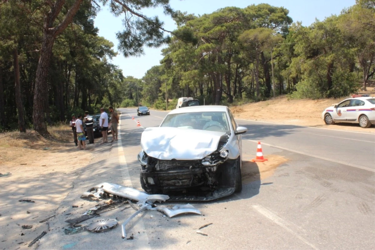 Manavgat\'ta Trafik Kazası: 1 Yaralı