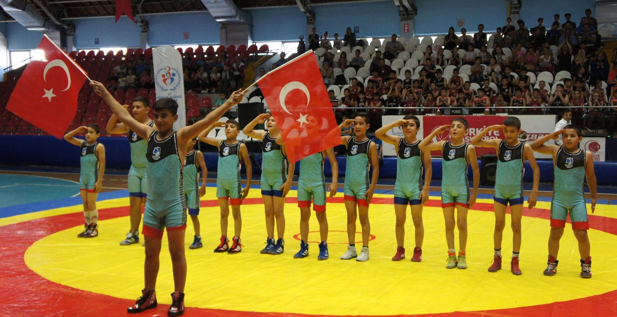 Manisa\'da İl Spor Merkezleri Açılışı Yapıldı