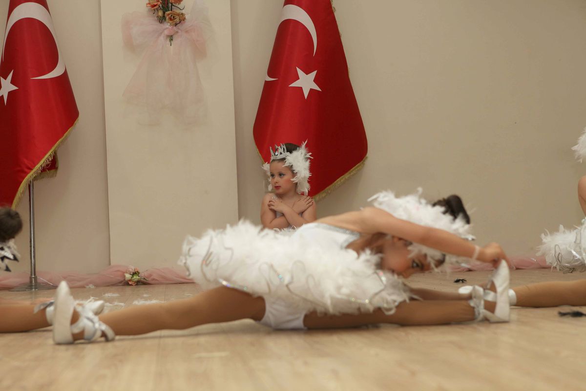 Minik Balerin ve Baletler Sahnede