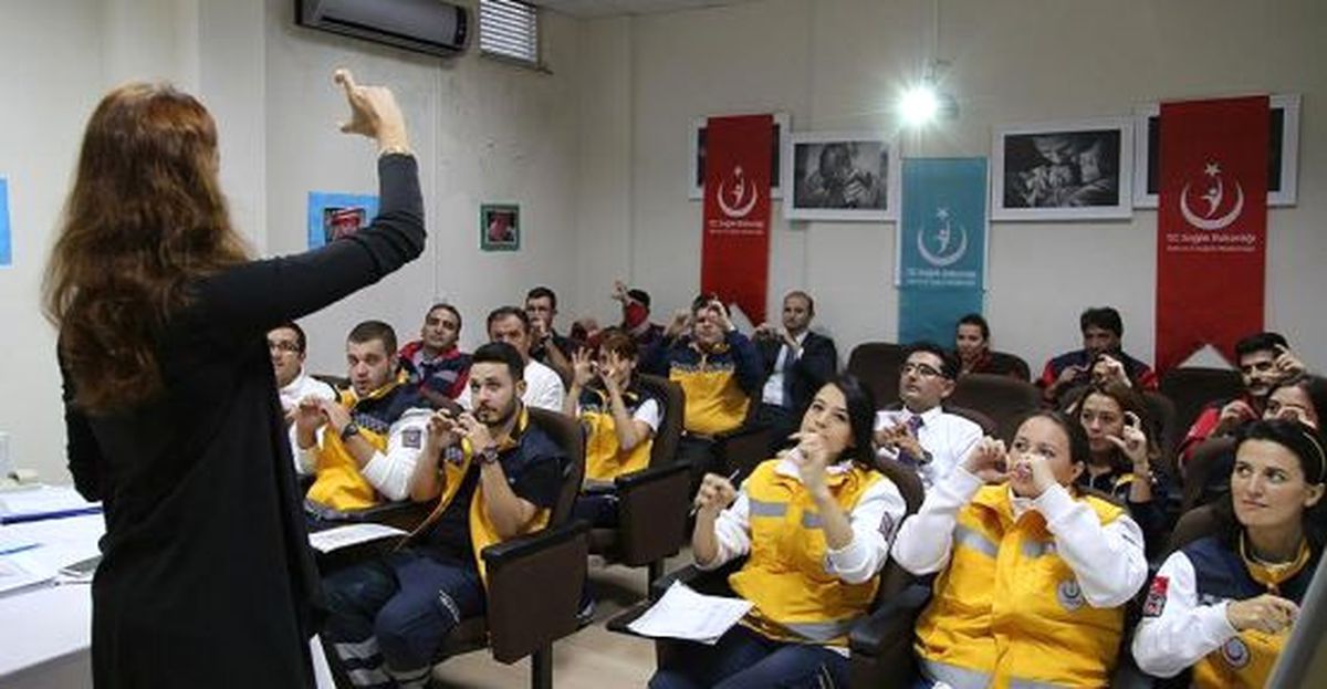 Mudanya\'da Hastane Personeline İşaret Dili Kursu
