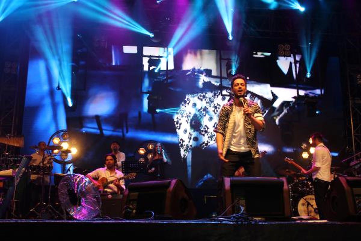 Murat Boz, İzmit\'te Binlerce Kişiyi Coşturdu