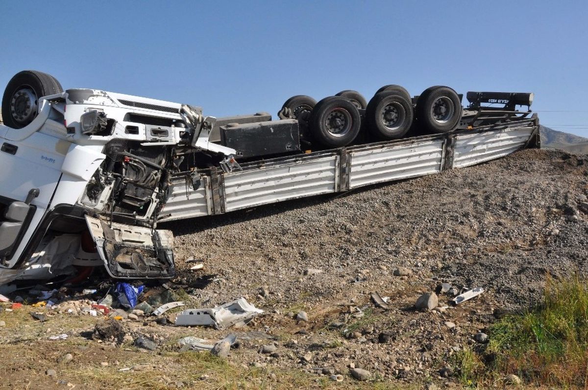Muş\'ta Trafik Kazası: 1 Ölü