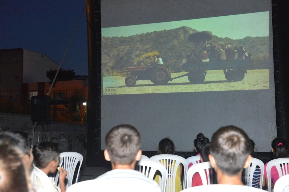 Nilüfer\'de Açık Havada Sinema Keyfi Başladı