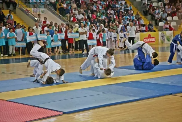 Rize'de Yaz Spor Okulları Açılışı Yapıldı - Son Dakika