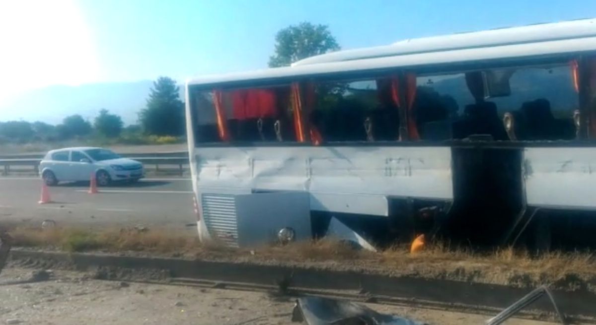 Sakarya\'da Otobüs Kazası: 2 Yaralı