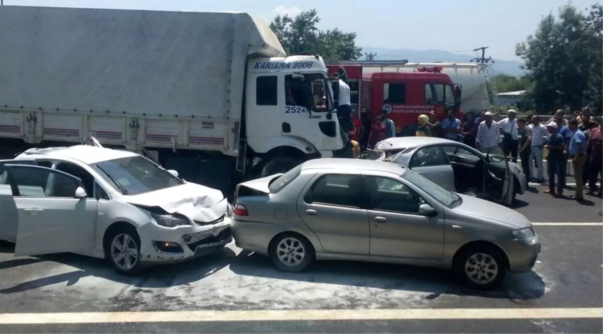 Sakarya\'da Tem Otoyolu\'nda Zincirleme Kaza (2)